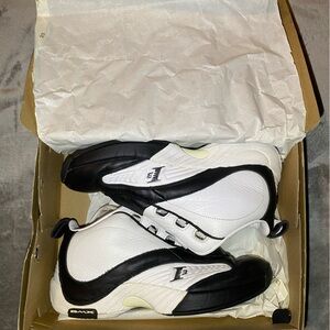 2012 Reebok Answer IV Stepover Size 10 Men’s in Black and White with Box